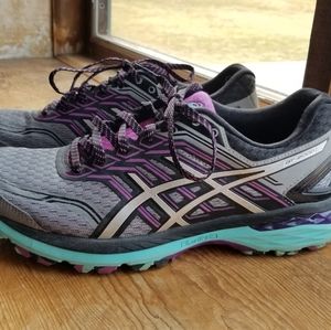 Asics Women's GT 2000 5 Trail Sneakers 9.5 M
